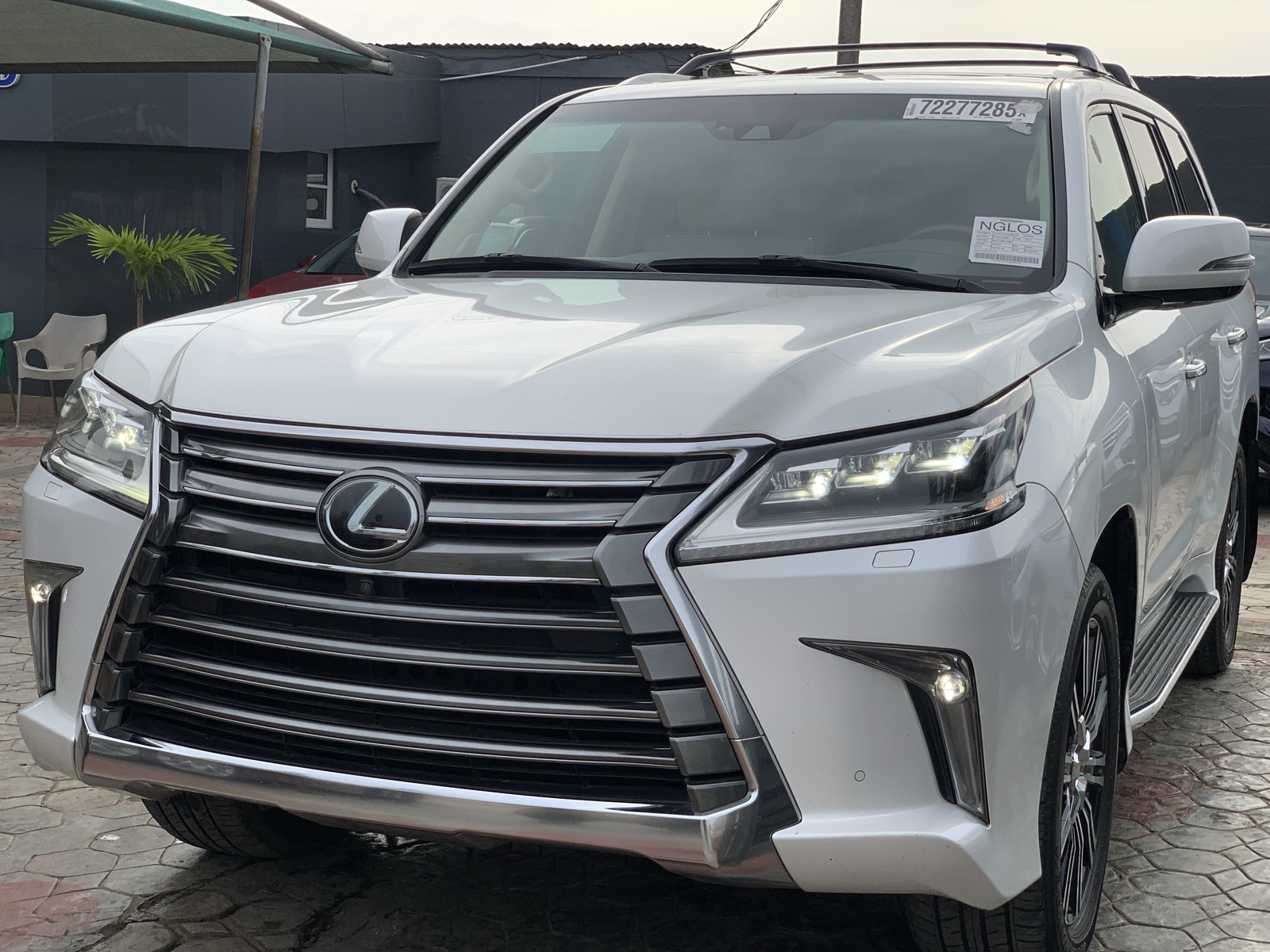 2018 Lexus LX 570 White SUV with Sunroof