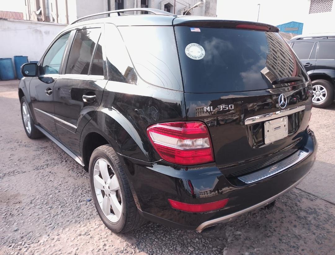Mercedes-Benz ML 350 Black SUV ML350