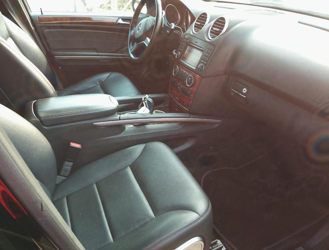 Mercedes-Benz ML 350 Black SUV ML350