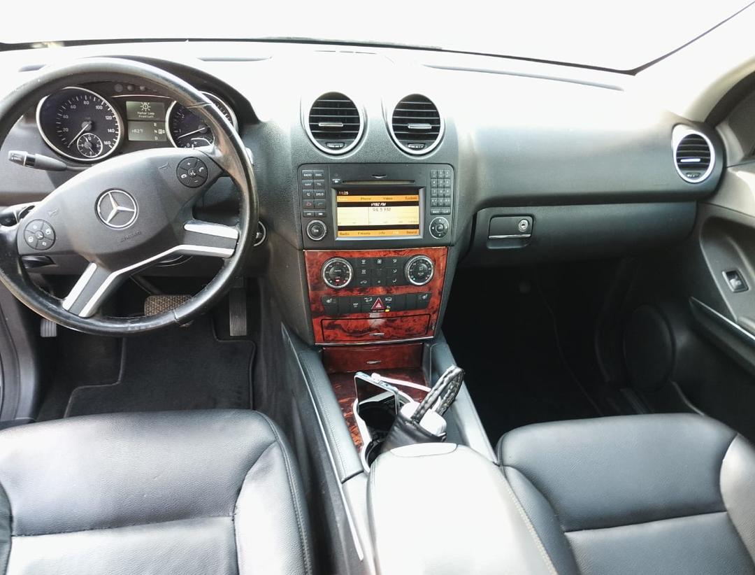 Mercedes-Benz ML 350 Black SUV ML350