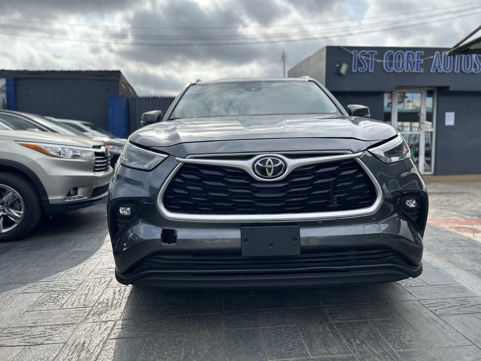 2021 Toyota Highlander XLE, Dark Grey SUV