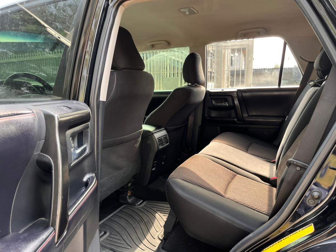Toyota 4Runner SUV, Black with Off-Road Tyres — photo 2
