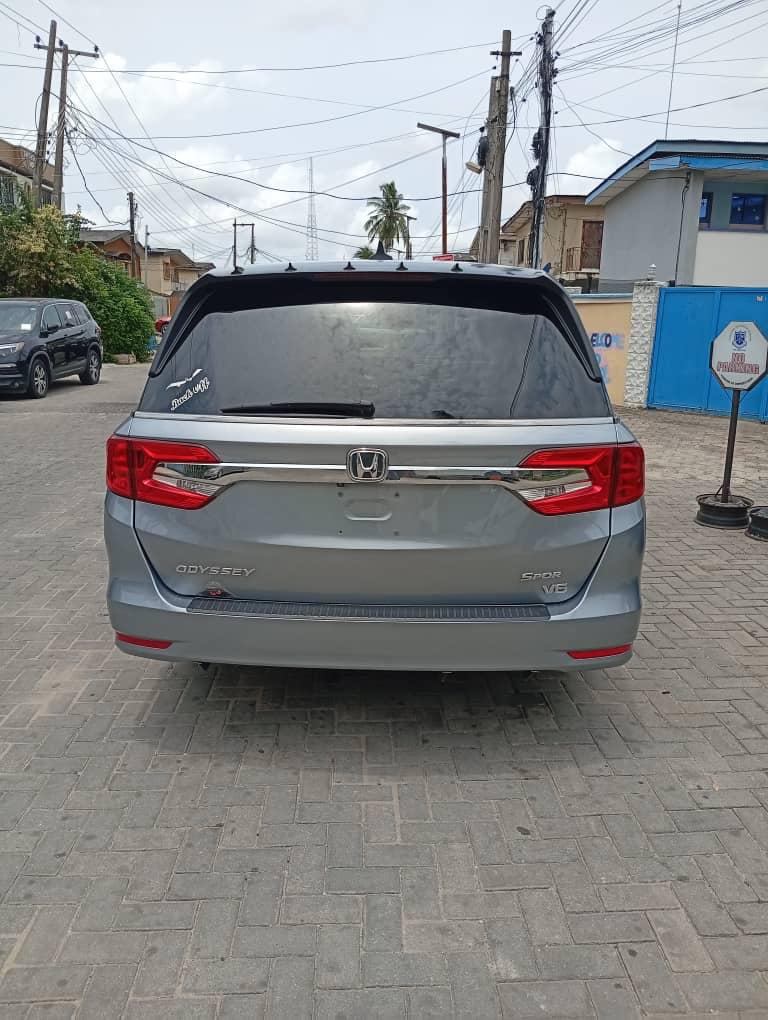 Honda Odyssey Silver MPV