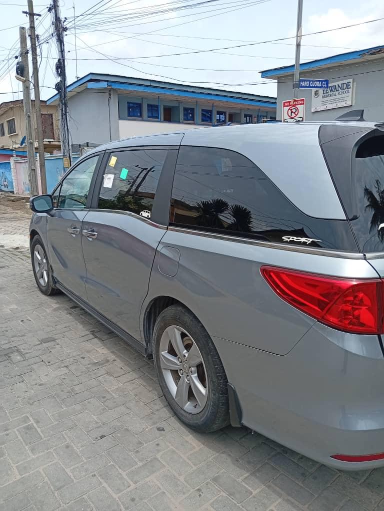 Honda Odyssey Silver MPV