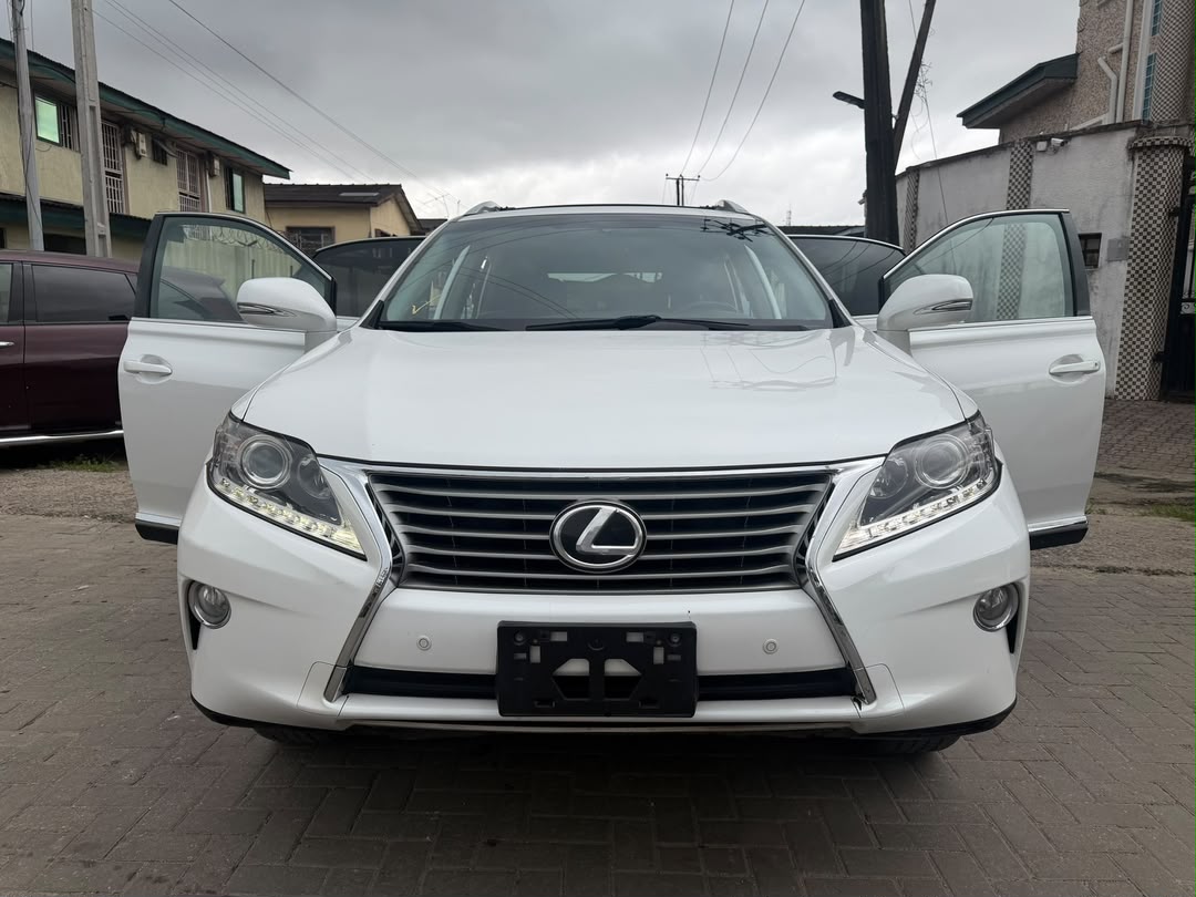 Lexus RX 350 White SUV — photo 6