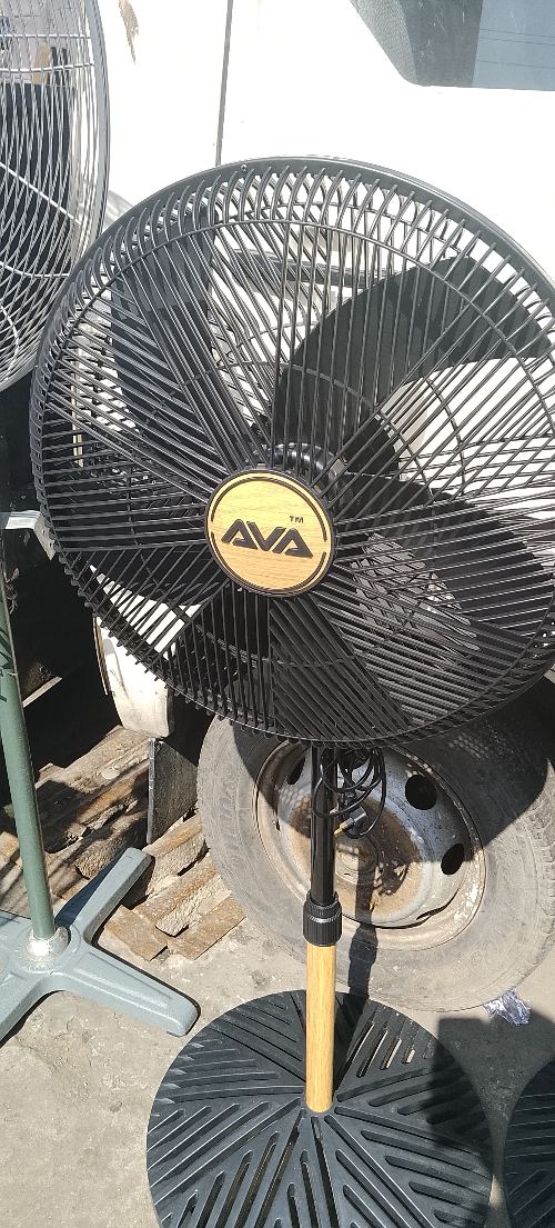 Standing fan