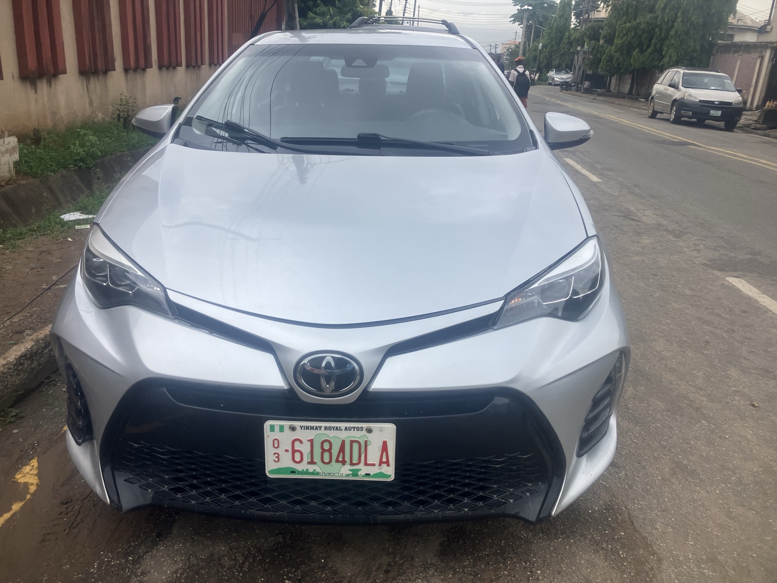 2017 Toyota Corolla Silver Sedan