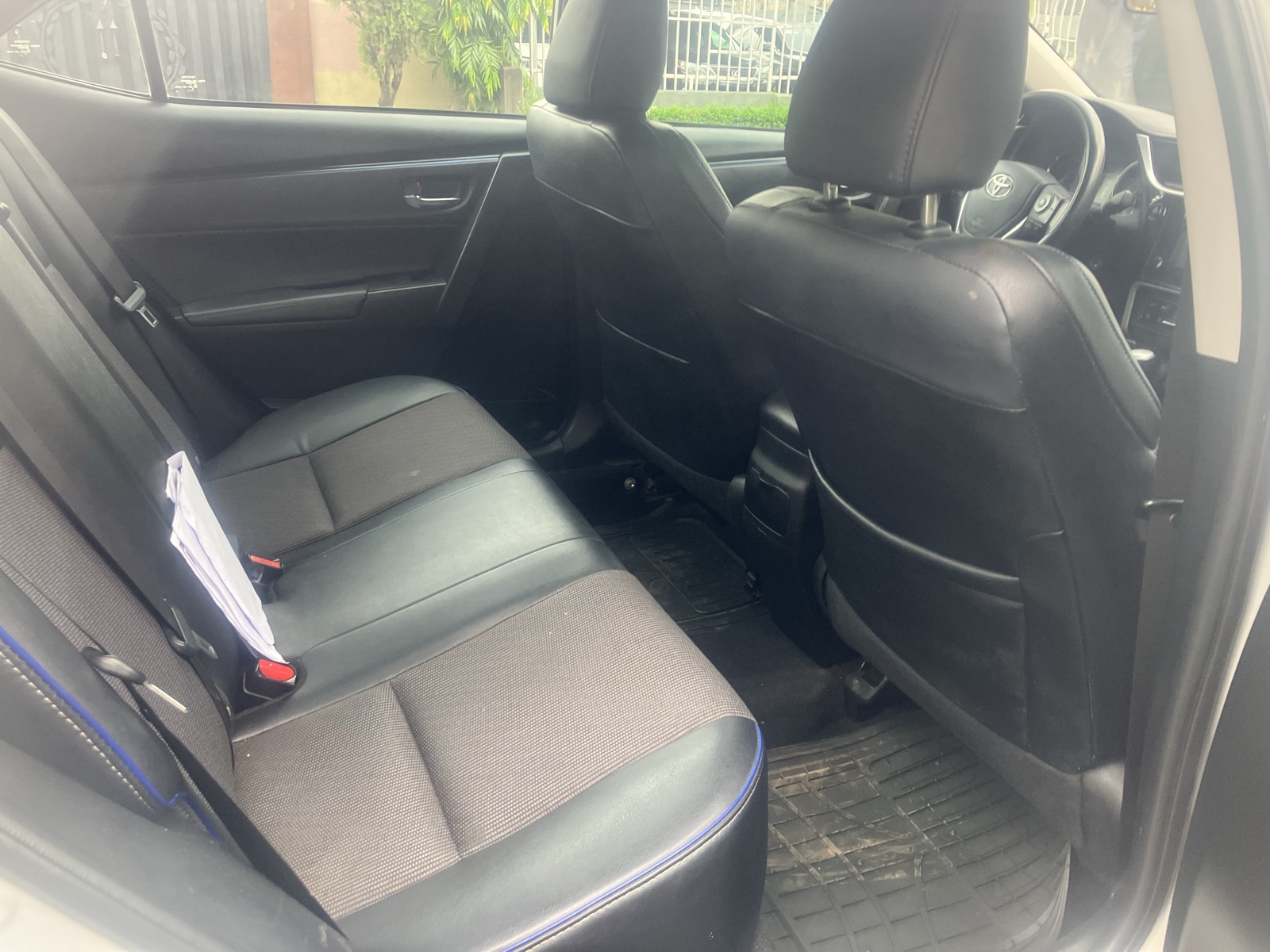 2017 Toyota Corolla Silver Sedan