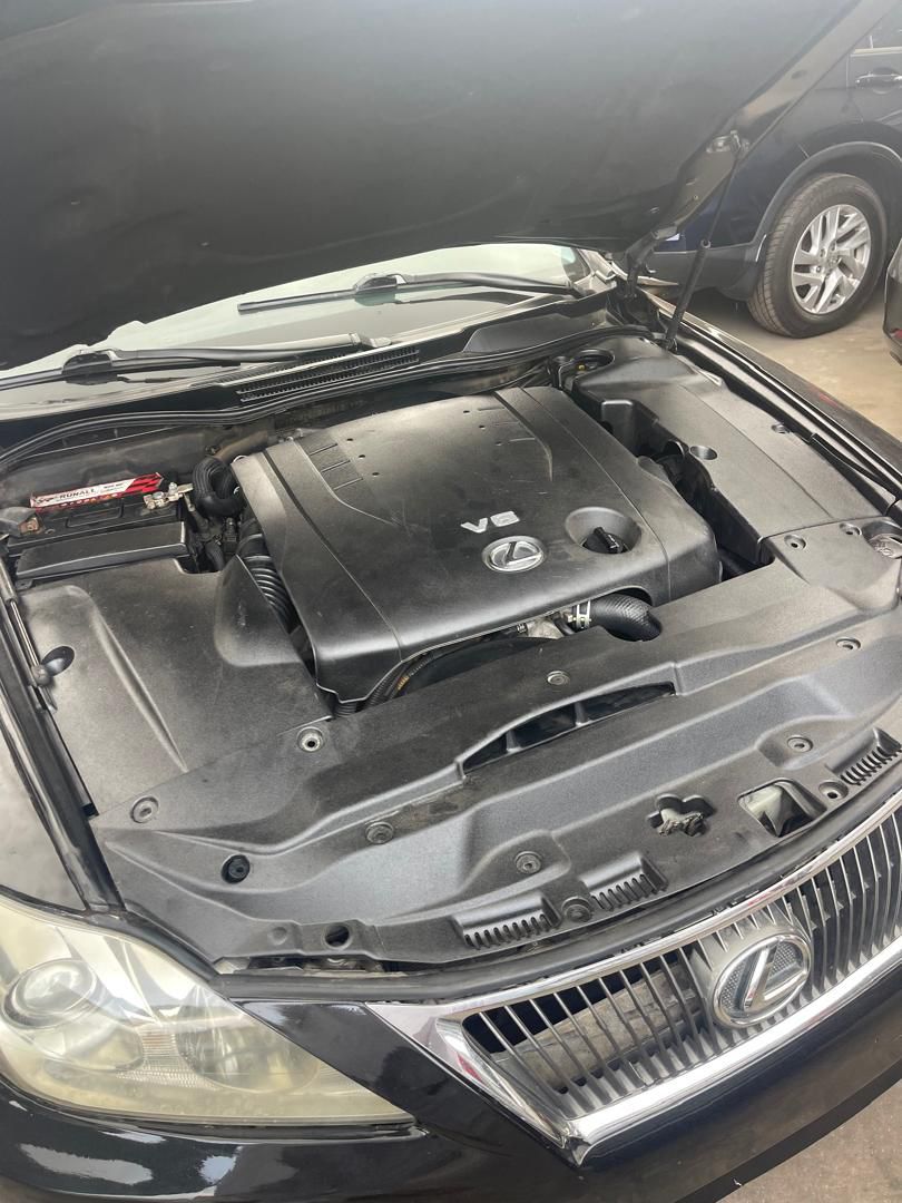 Lexus IS 250, Black Sedan