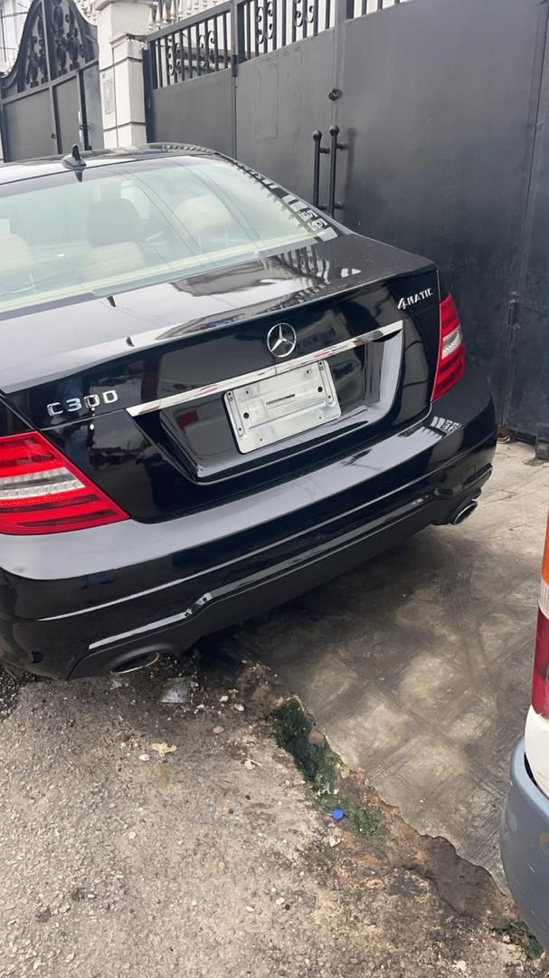 Mercedes-Benz C300 4MATIC Black Sedan