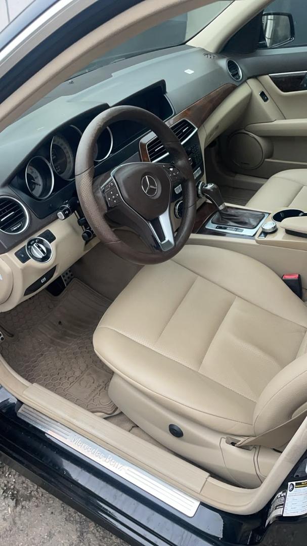 Mercedes-Benz C300 4MATIC Black Sedan