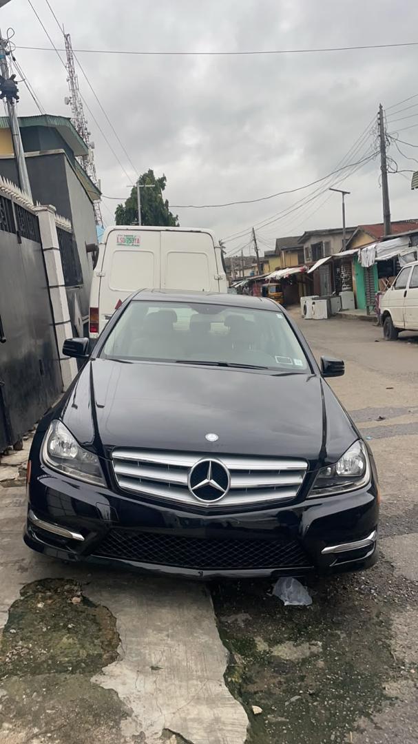Mercedes-Benz C300 4MATIC Black Sedan