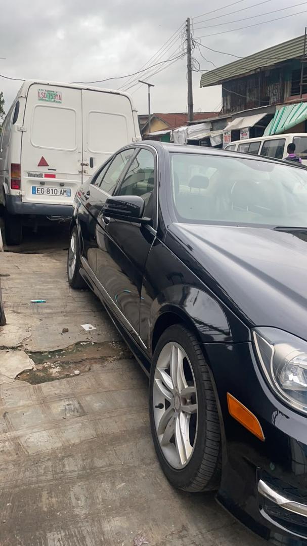 Mercedes-Benz C300 4MATIC Black Sedan