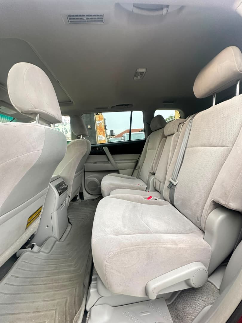 Toyota Highlander V6 Red SUV
