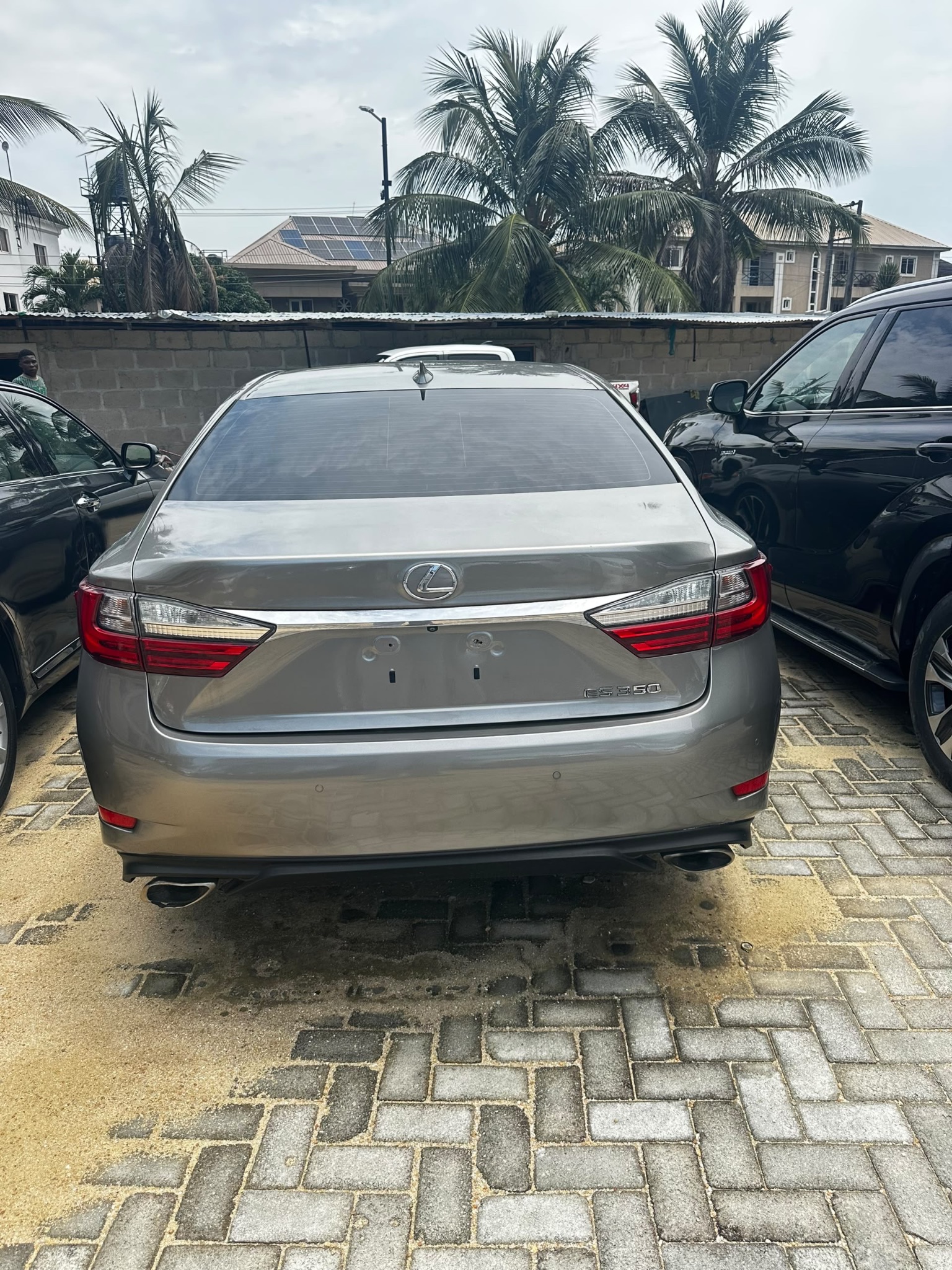 Lexus ES 350 Silver Sedan
