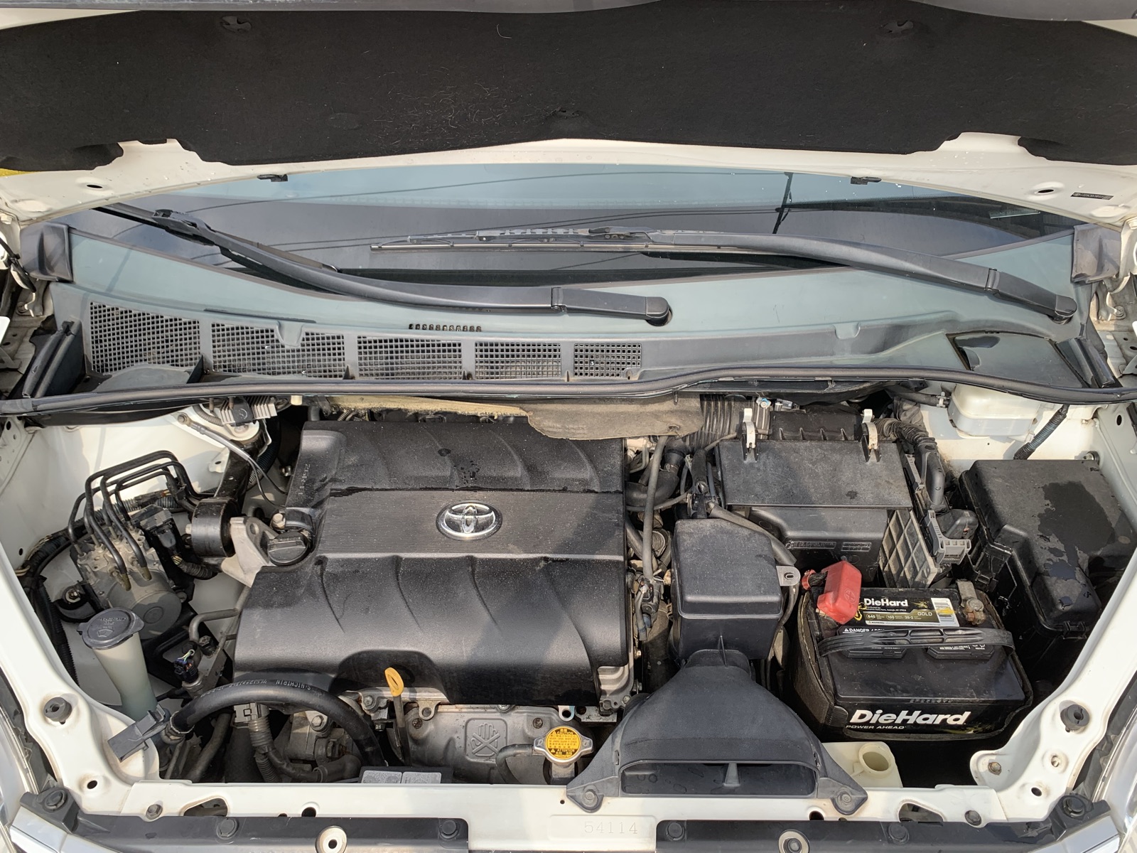 2011 Toyota Sienna Limited White MPV