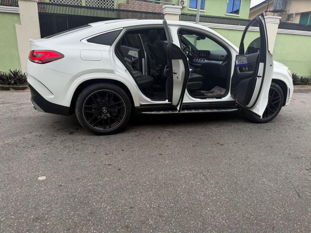 Mercedes-Benz GLE 53 AMG White SUV GLE53 AMG