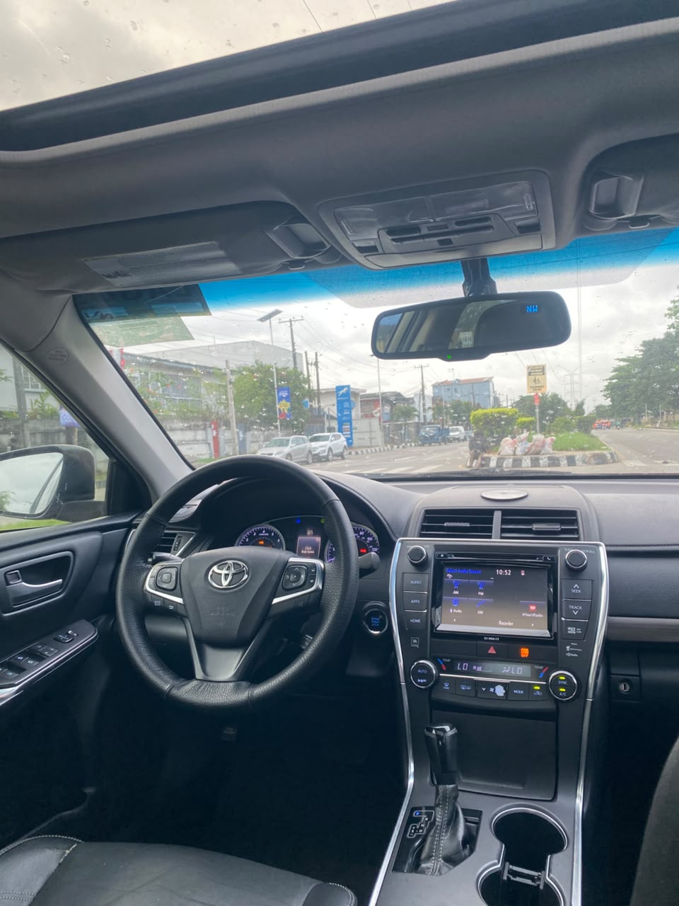 Toyota Camry Red Sedan with Black Interior XLE — photo 3