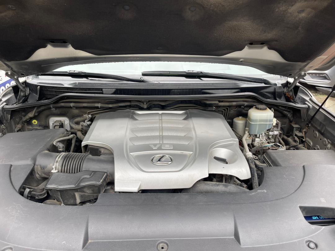 Lexus LX 570 SUV, Silver