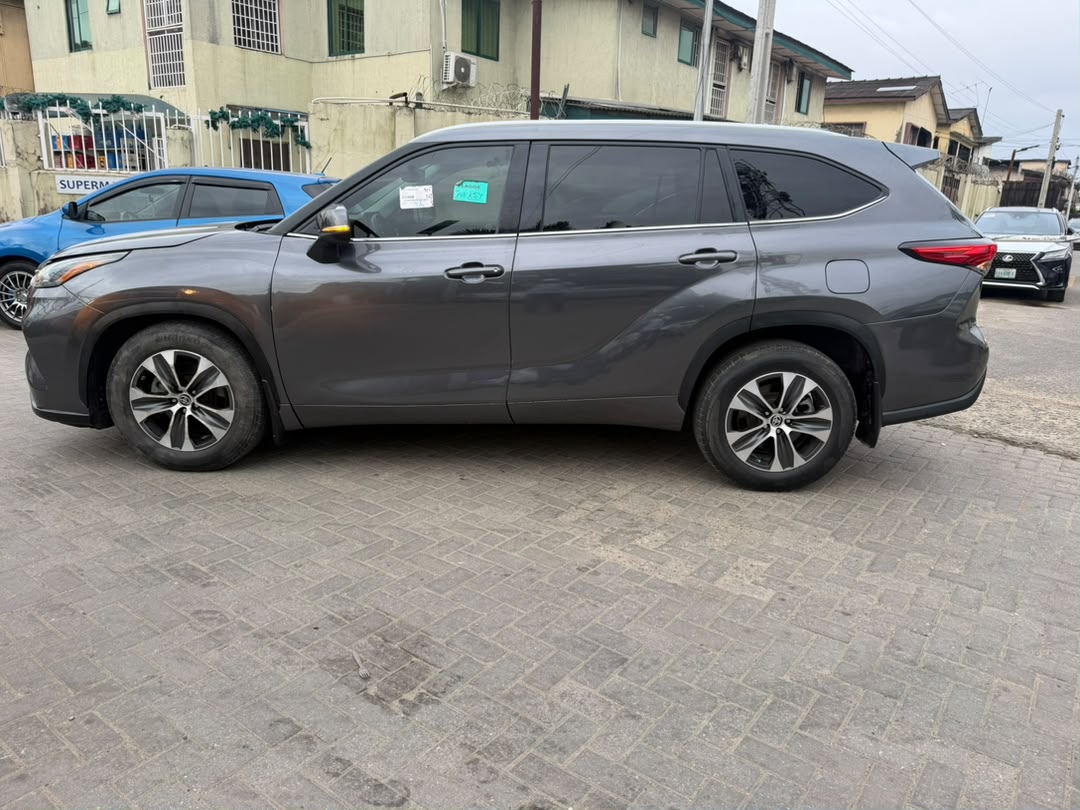 Toyota Highlander XLE AWD, Dark Grey SUV