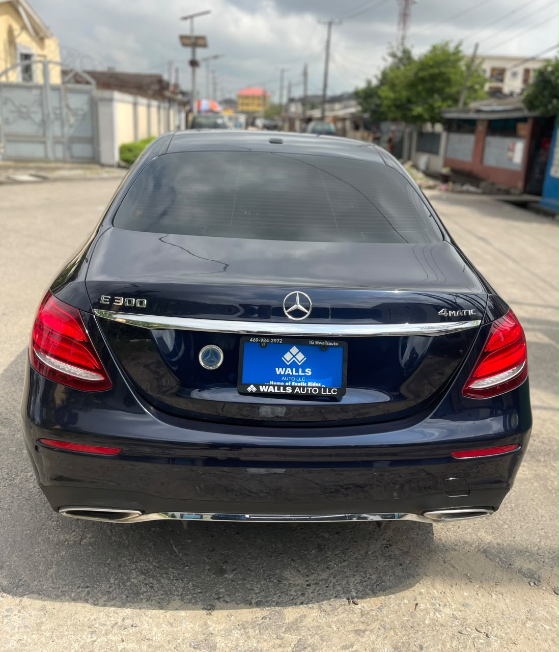 Mercedes-Benz E300 4MATIC Dark Blue Sedanwc