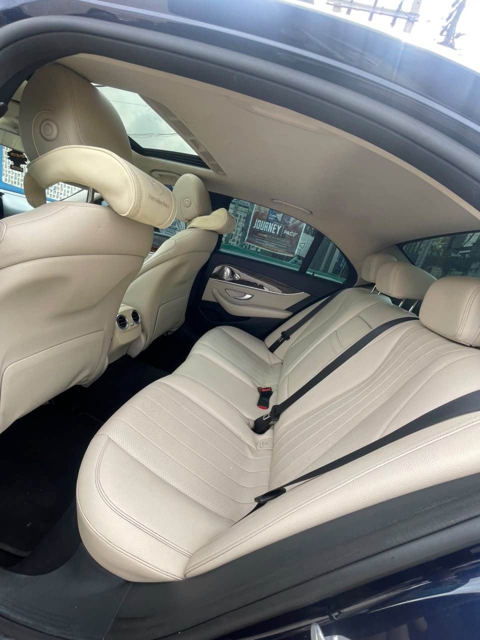 Mercedes-Benz E300 4MATIC Dark Blue Sedanwc