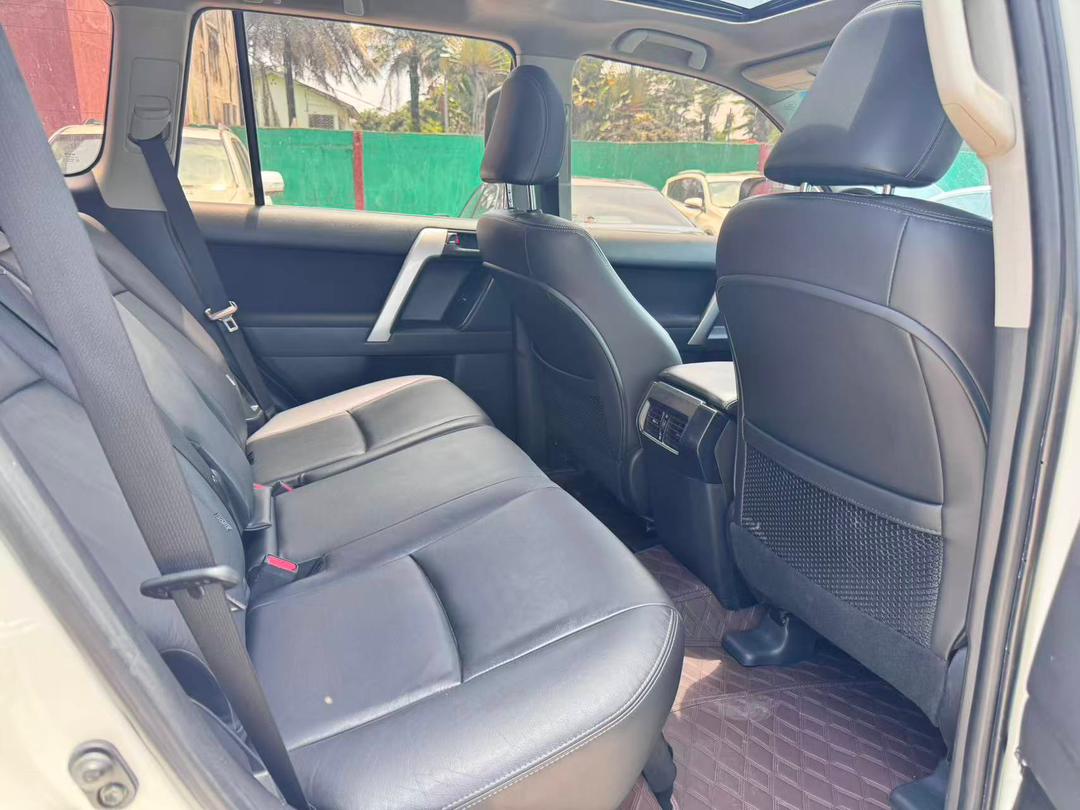 Toyota Land Cruiser Prado TX White SUV — photo 2