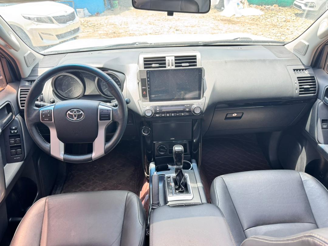 Toyota Land Cruiser Prado TX White SUV — photo 7