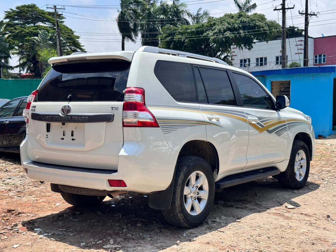 Toyota Land Cruiser Prado TX White SUV — photo 8