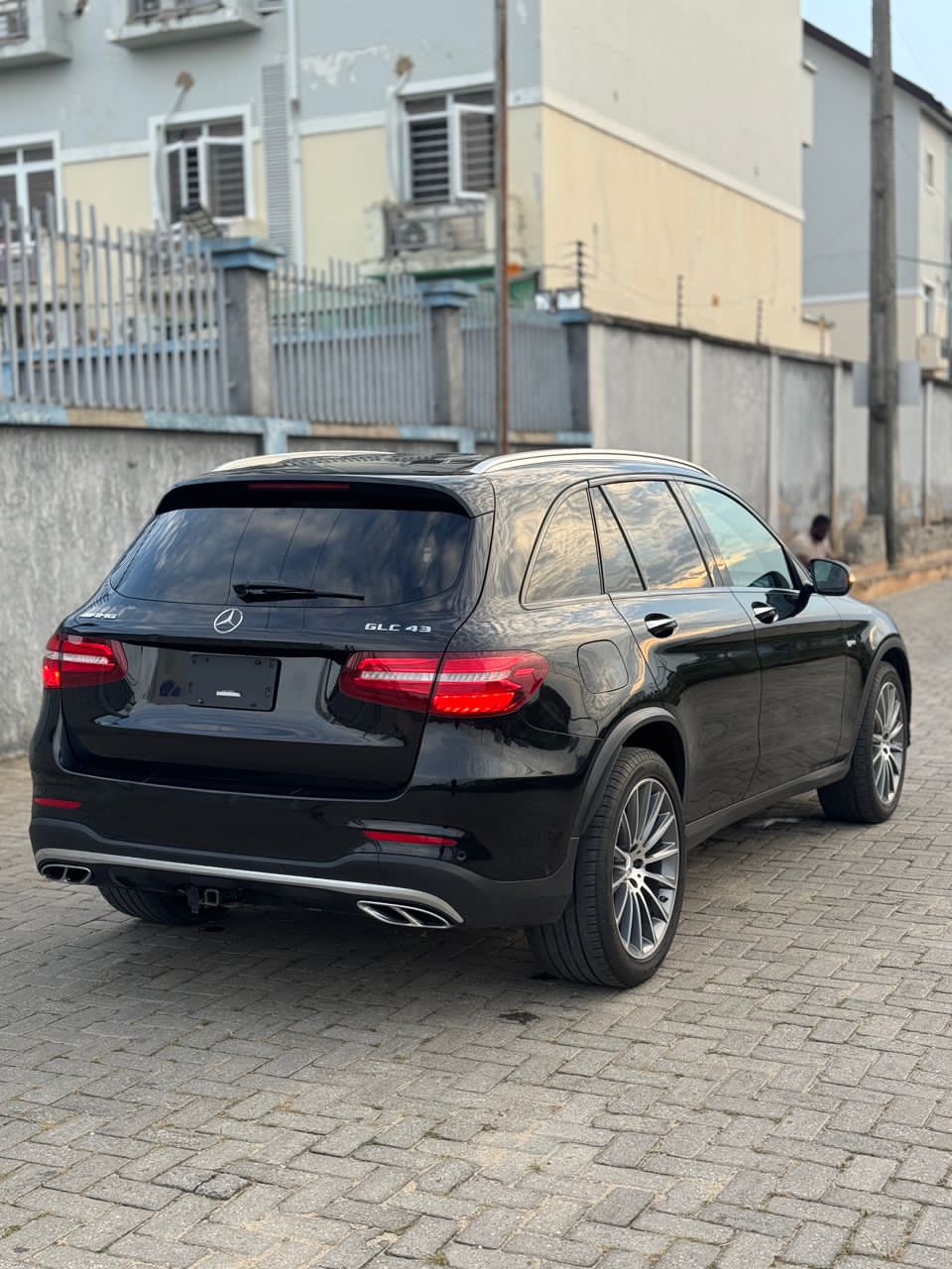 Mercedes-Benz GLC43 AMG Black SUV — photo 4