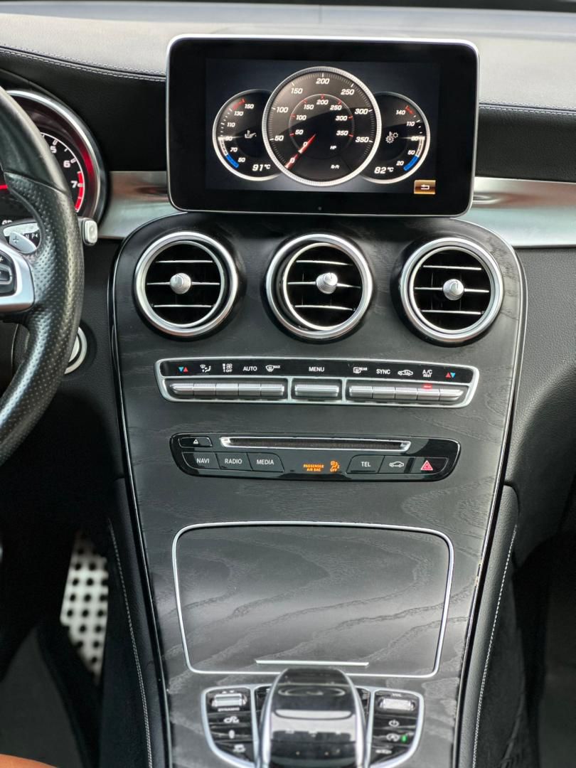 Mercedes-Benz GLC43 AMG Black SUV — photo 6