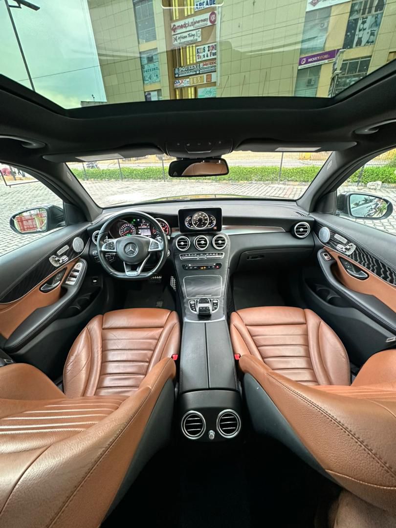 Mercedes-Benz GLC43 AMG Black SUV — photo 8