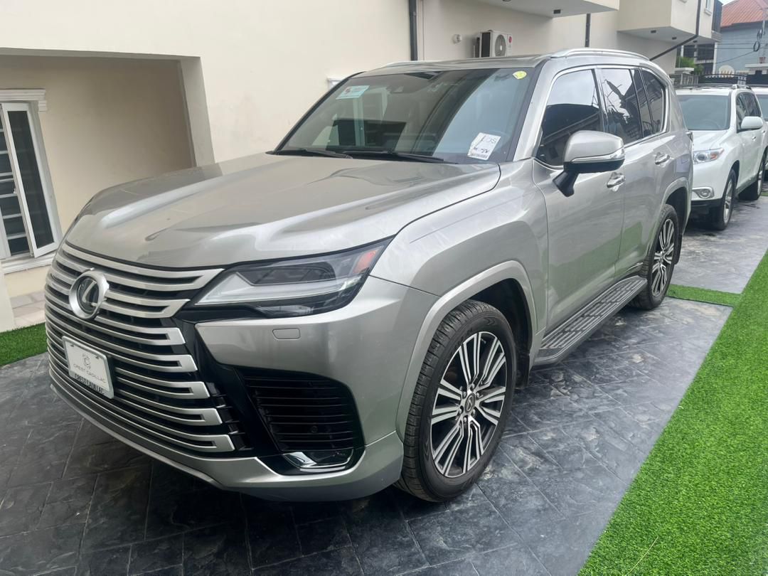 Lexus LX 600 SUV, Silver