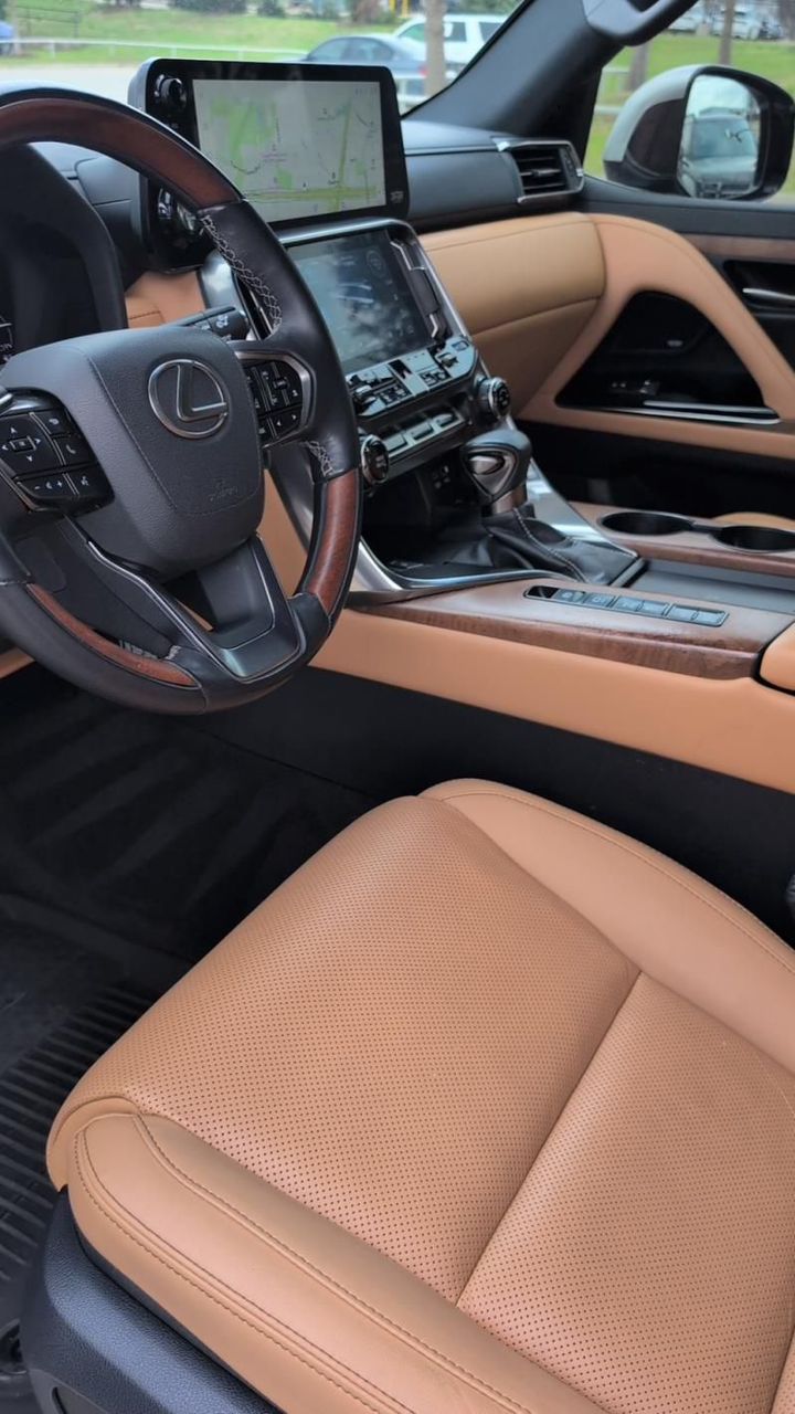 Lexus LX 600 SUV, Silver