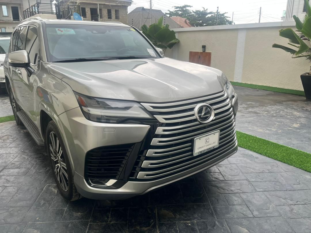 Lexus LX 600 SUV, Silver