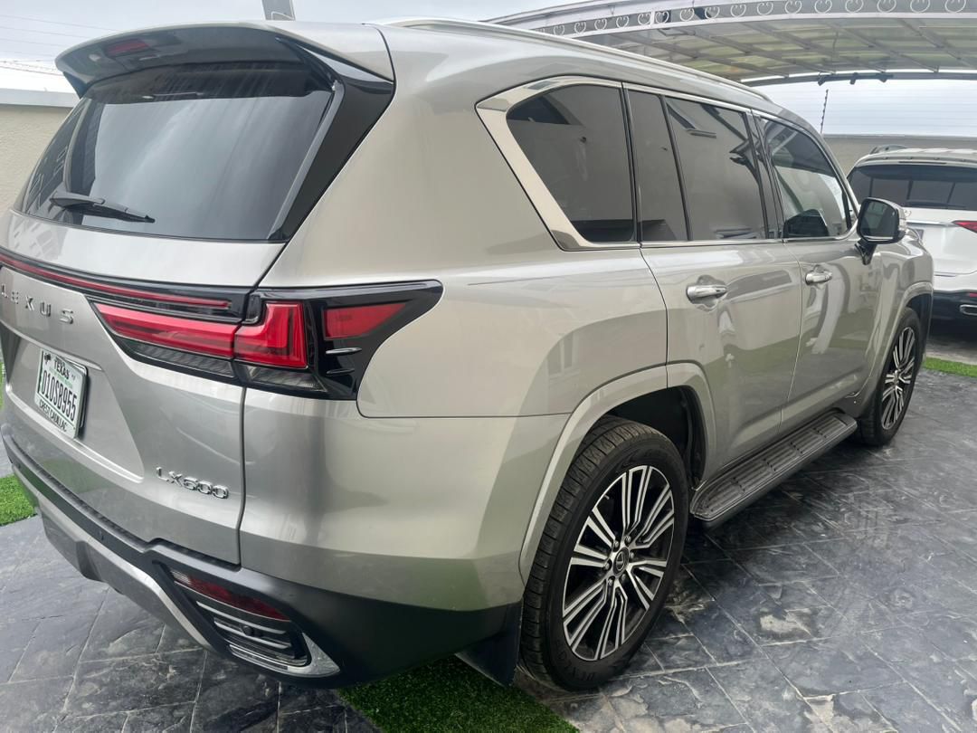 Lexus LX 600 SUV, Silver