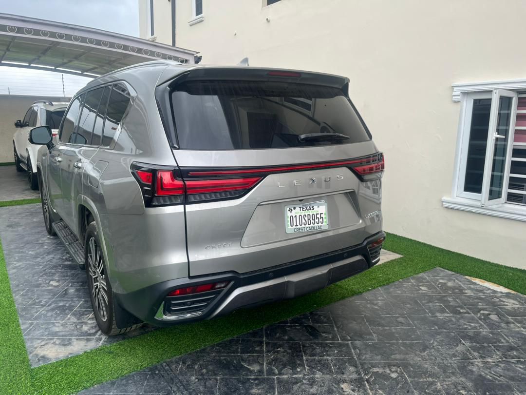Lexus LX 600 SUV, Silver