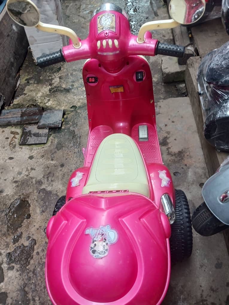 Lovely Moto Pink Ride-on Toy Scooter