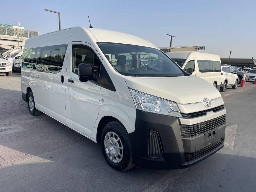 Toyota Hiace Bus, White — photo 3