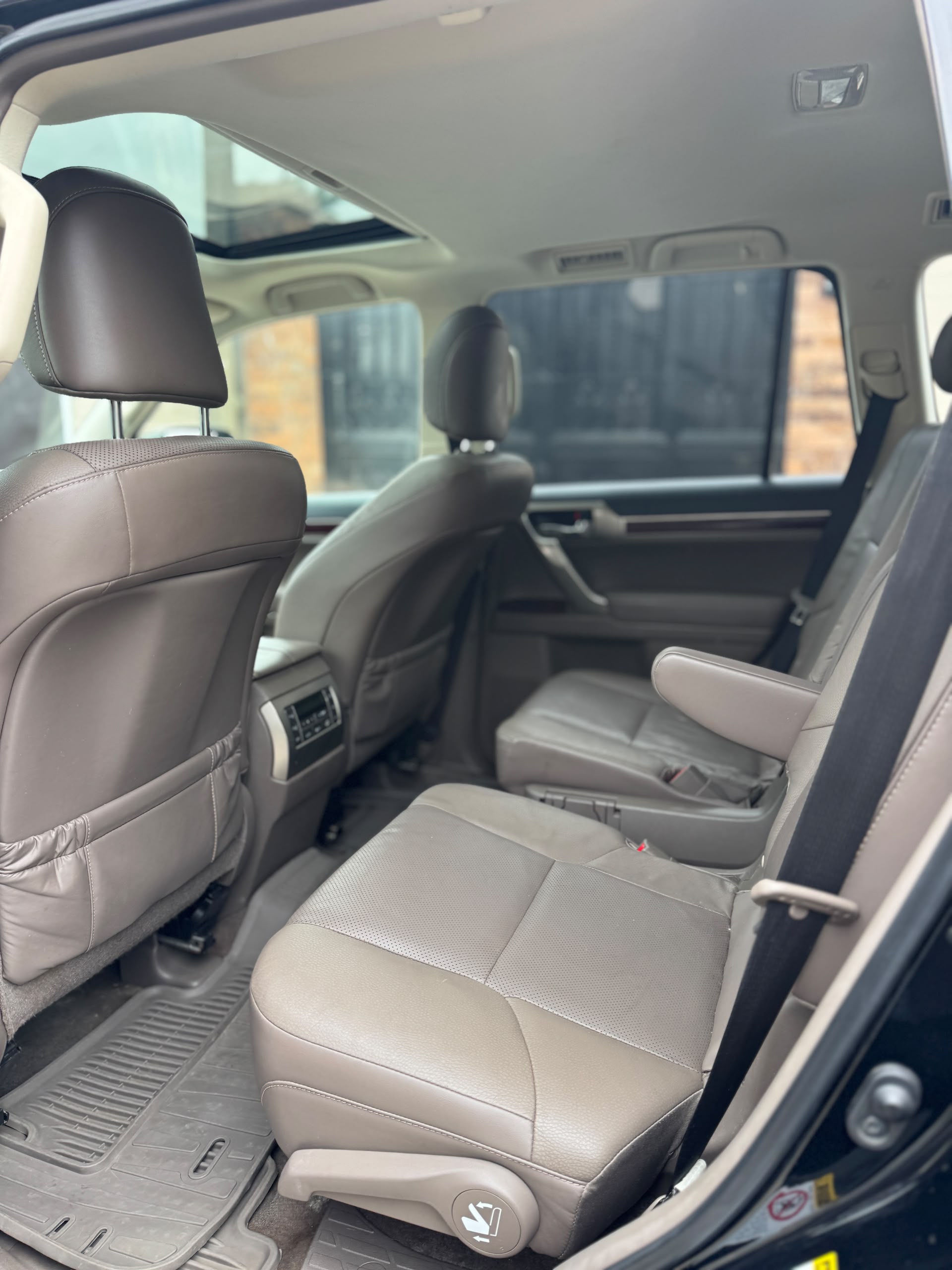 Lexus GX460 SUV, Black — photo 4