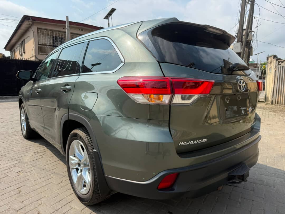 Toyota Highlander XLE AWD, Green SUV for Sale