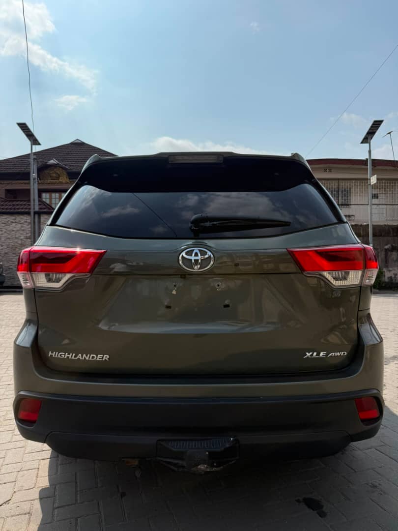 Toyota Highlander XLE AWD, Green SUV for Sale