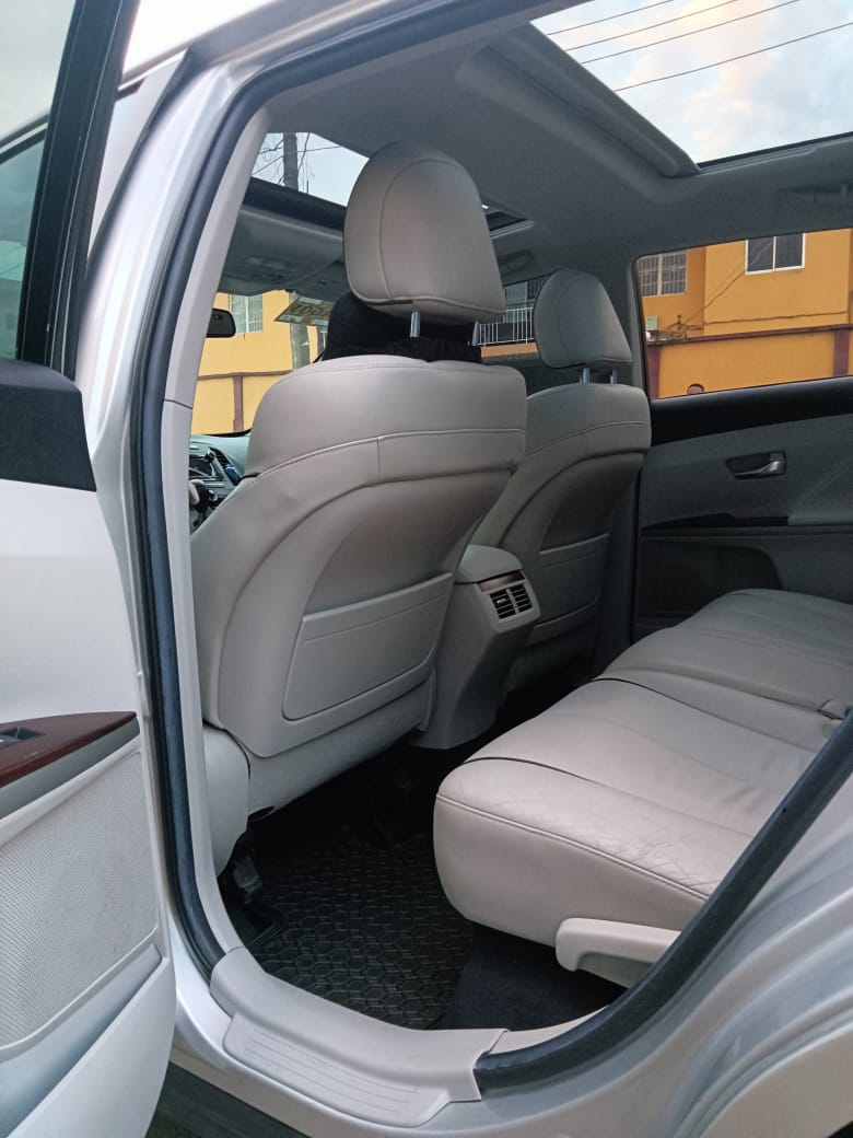 2011 Toyota Venza Silver SUV