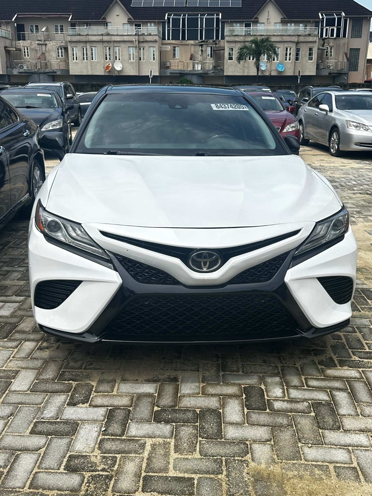 Toyota Camry 2018 XSE White Sedan