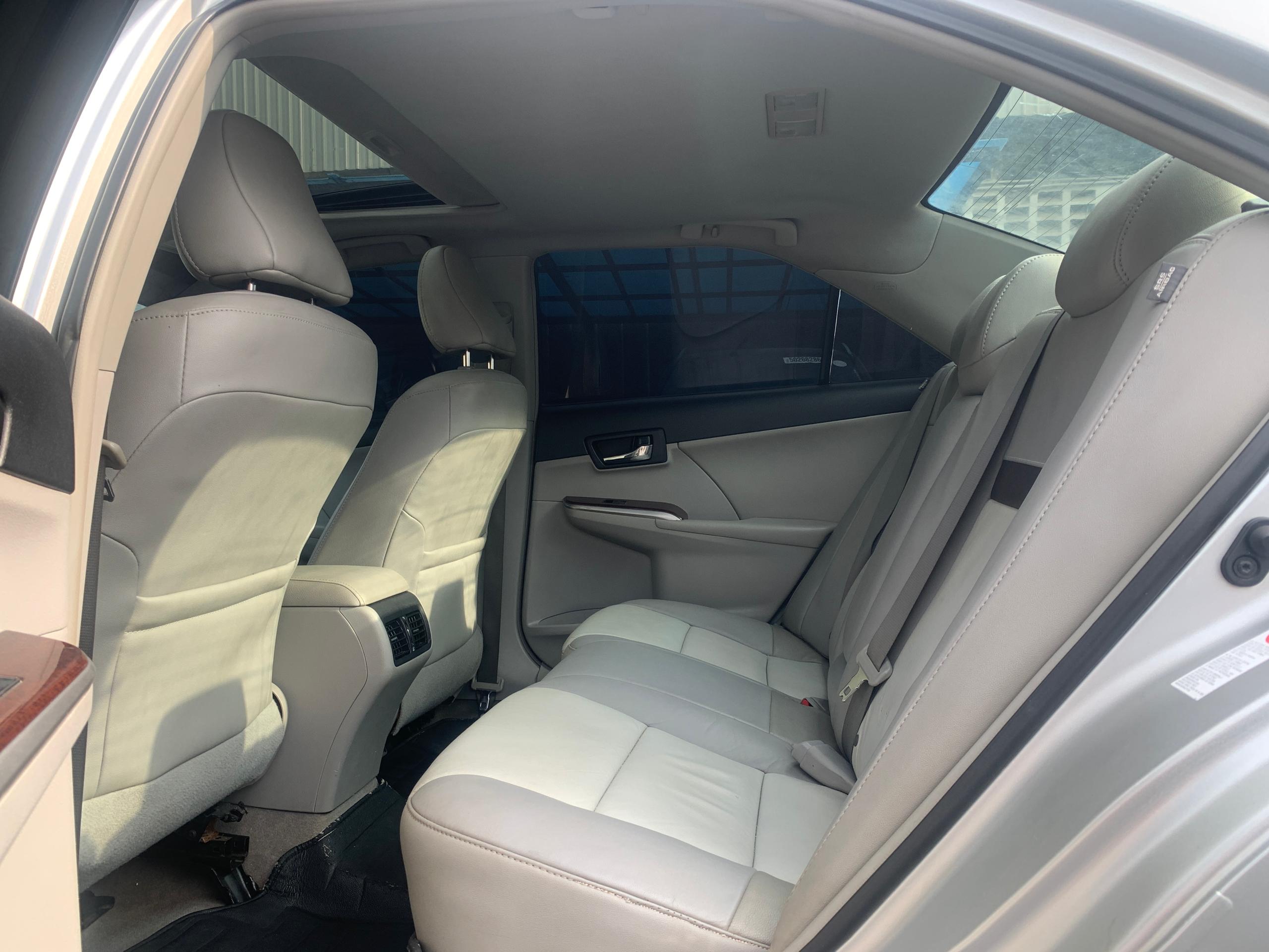 2014 Toyota Camry Silver Sedan with V6 Engine — photo 2