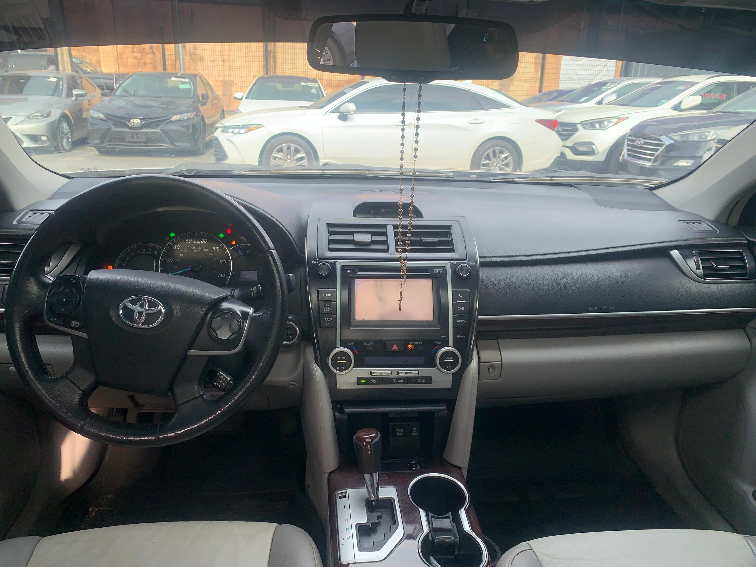 2014 Toyota Camry Silver Sedan with V6 Engine — photo 5
