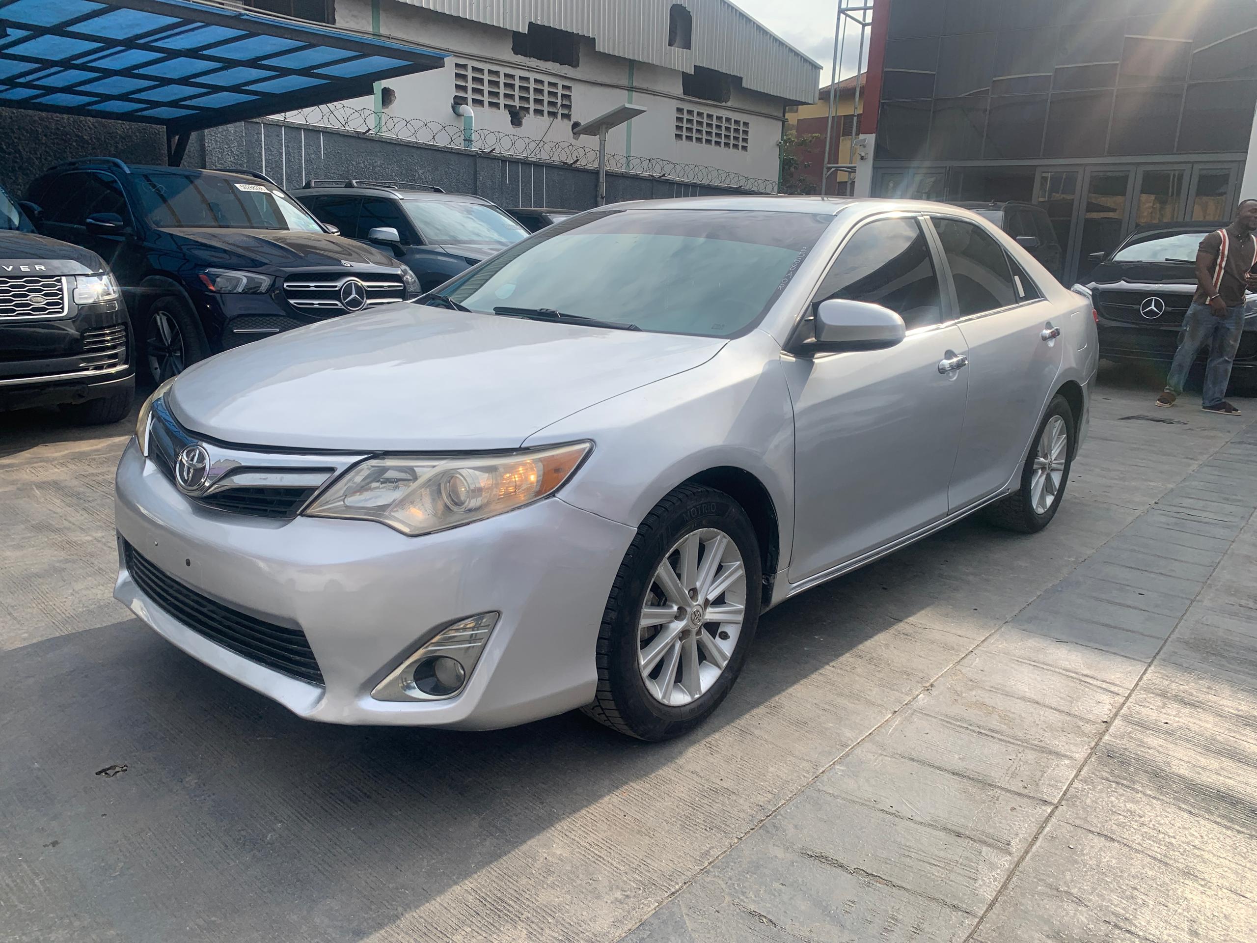 2014 Toyota Camry Silver Sedan with V6 Engine — photo 7
