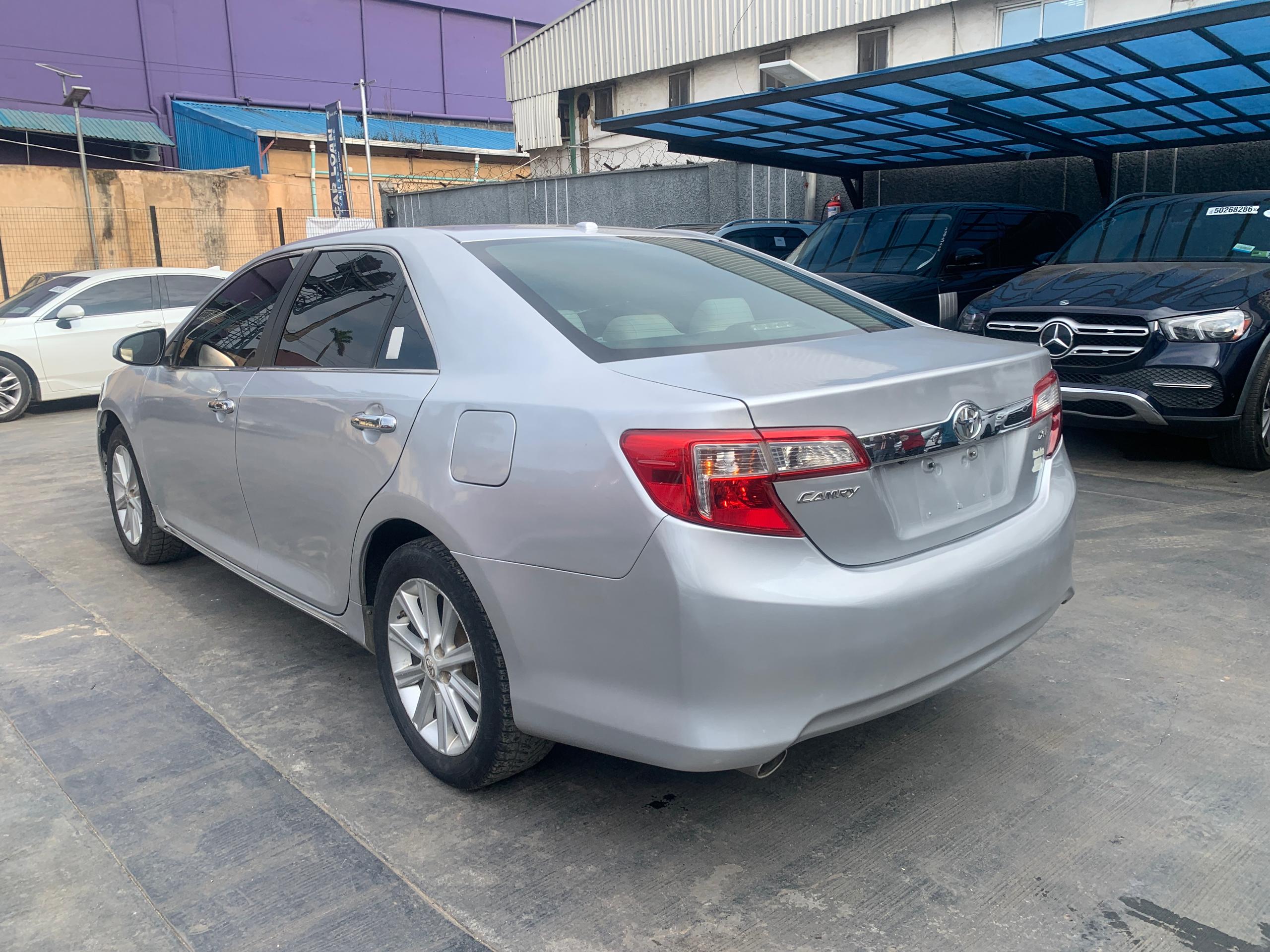 2014 Toyota Camry Silver Sedan with V6 Engine — photo 8