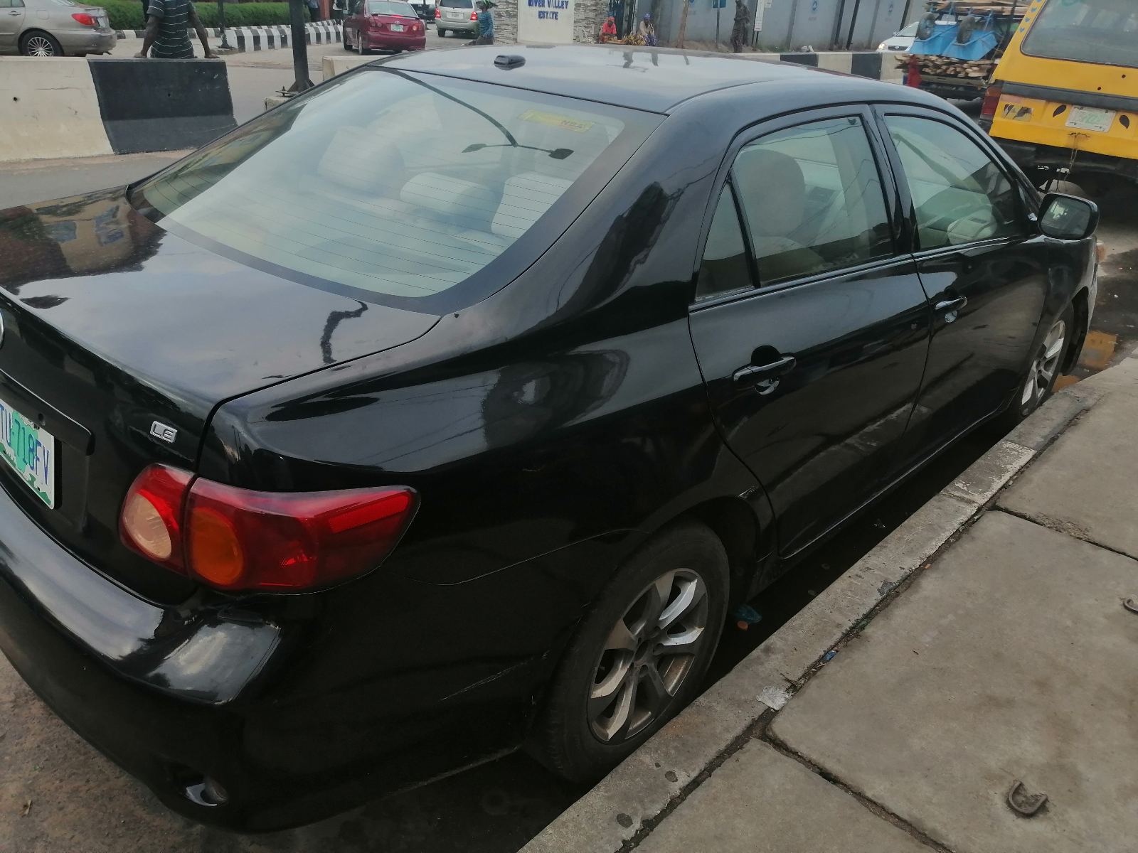 2010 Toyota Corolla LE Black Sedan