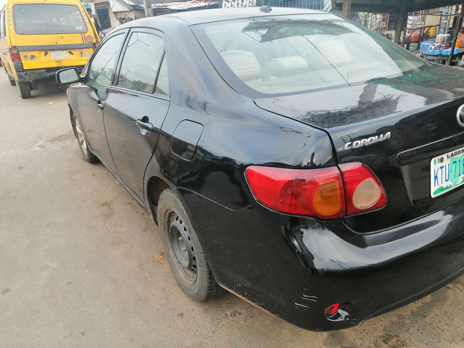 2010 Toyota Corolla LE Black Sedan